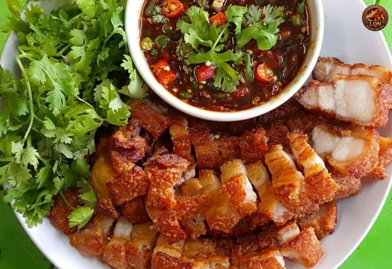 Heo quay da cốm giòn là gì và vì sao khách hàng luôn yêu thích